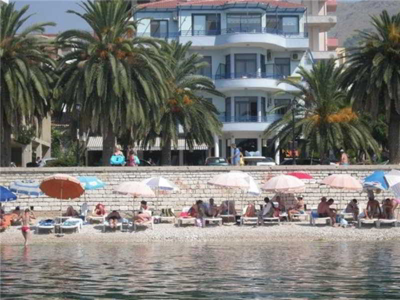 Hotel Ari Sarandë Esterno foto