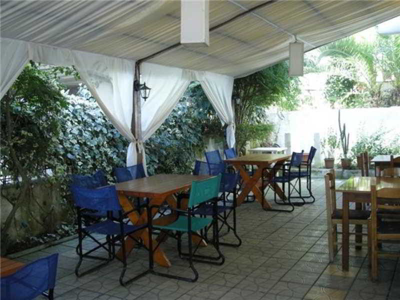 Hotel Ari Sarandë Esterno foto
