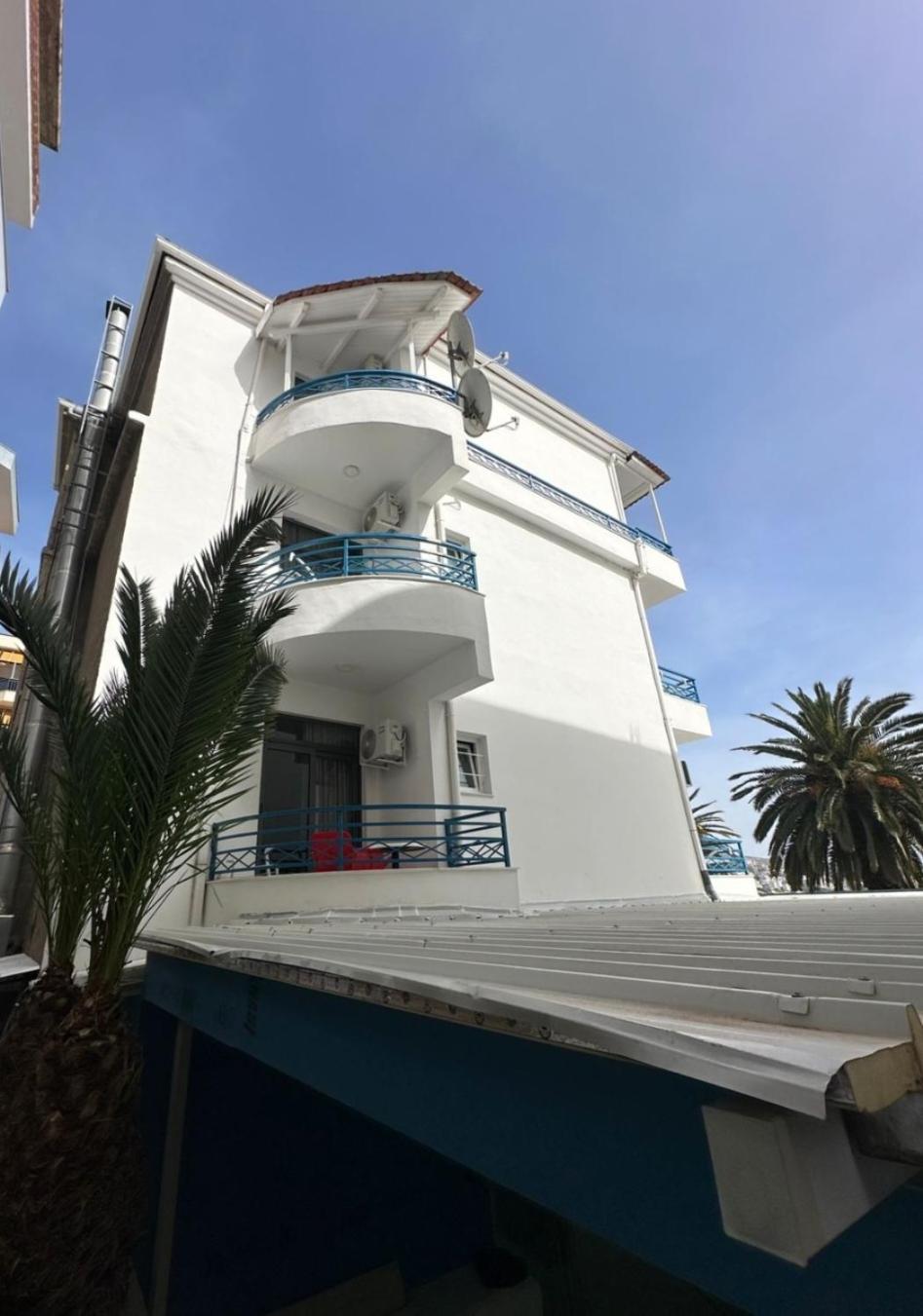 Hotel Ari Sarandë Esterno foto