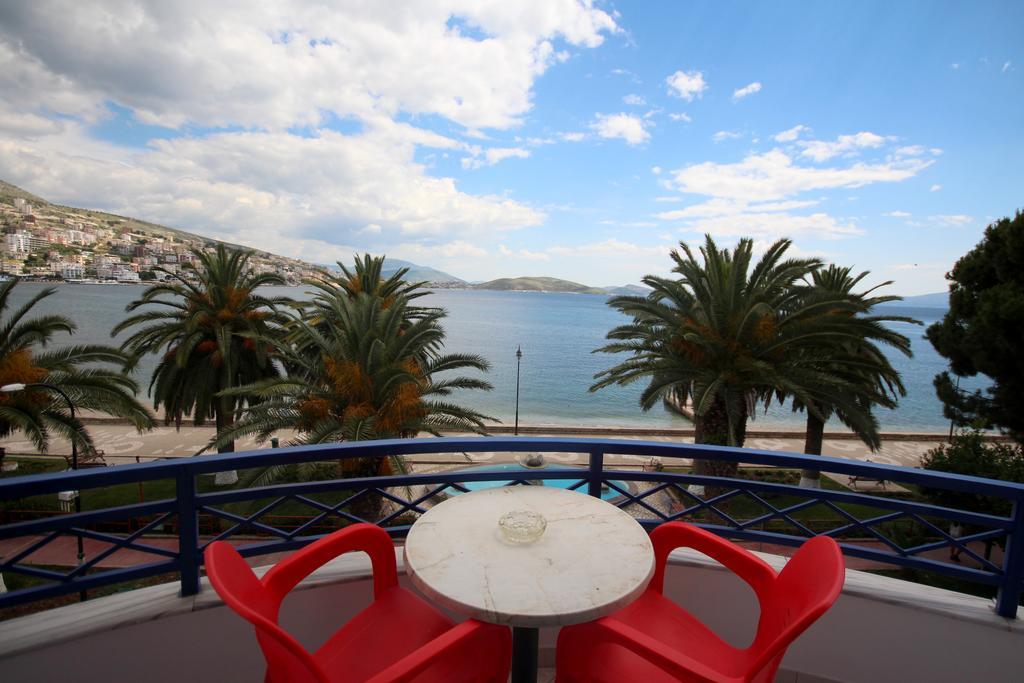 Hotel Ari Sarandë Esterno foto