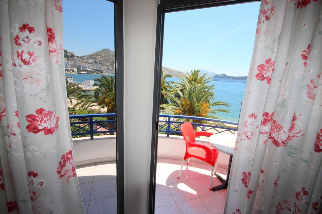 Hotel Ari Sarandë Esterno foto