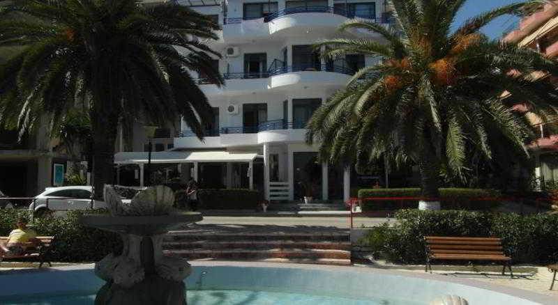 Hotel Ari Sarandë Esterno foto