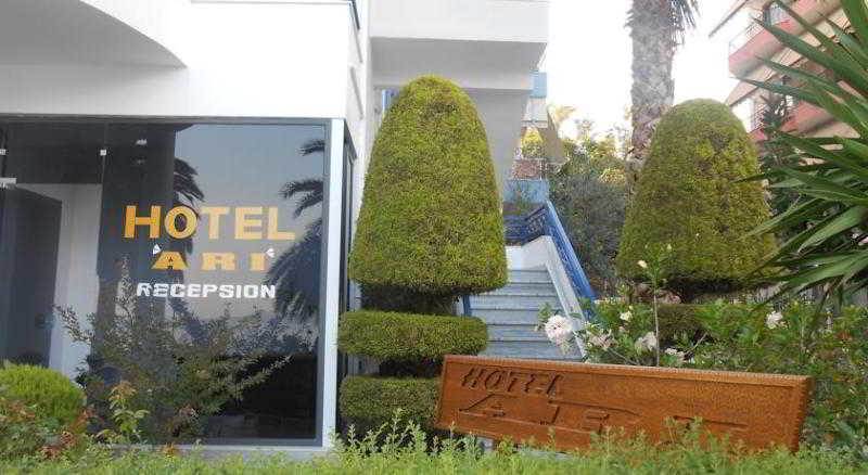Hotel Ari Sarandë Esterno foto