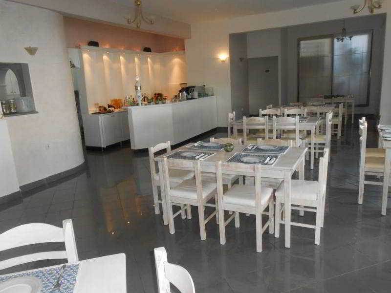 Hotel Ari Sarandë Esterno foto